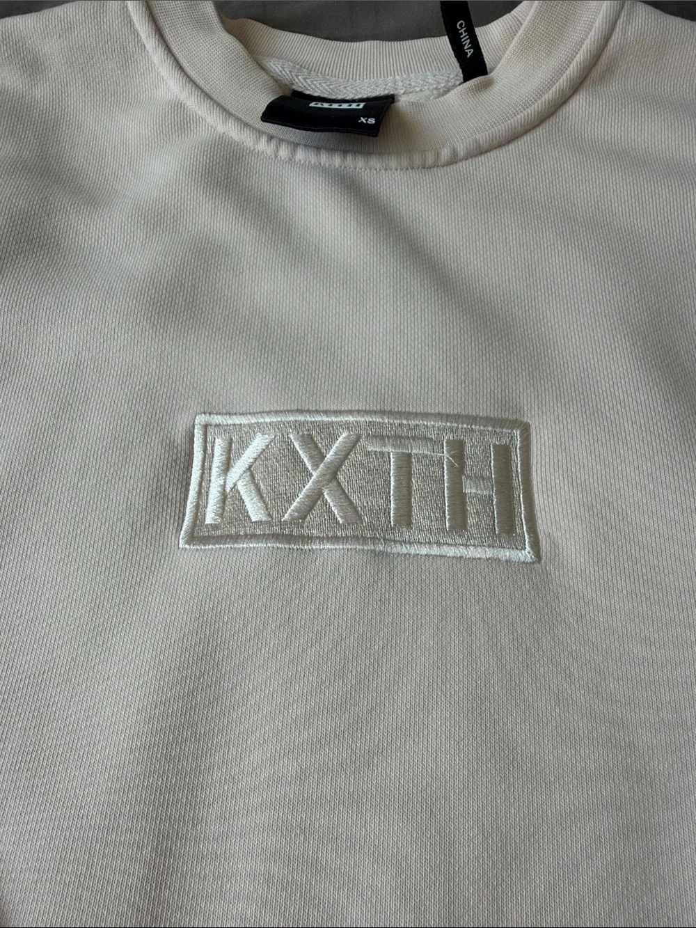 Kith KXTH Box Logo Crewneck Sweatshirt Coral Pink Size XS